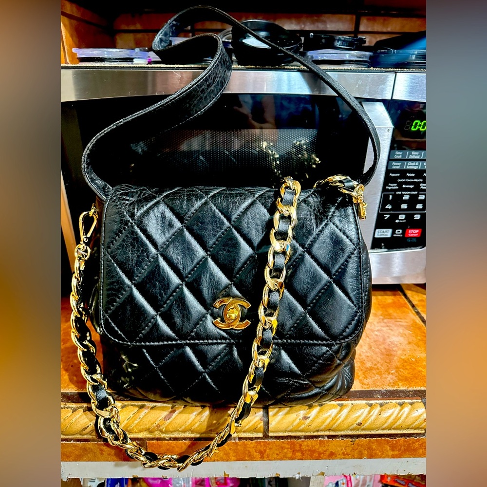 Lowered for fast sell🤩Chanel Vintage 24k hardware Beauty♥️